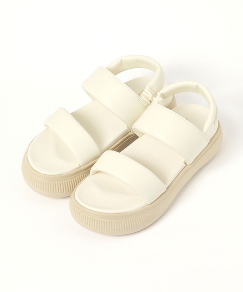 A part by(アパートバイ)の「【セレクト】PUMA_MayuPuffyサンダル(サンダル・レディース・ブラック/オフホワイト・MEDIUM/LARGE)」の2枚目の写真