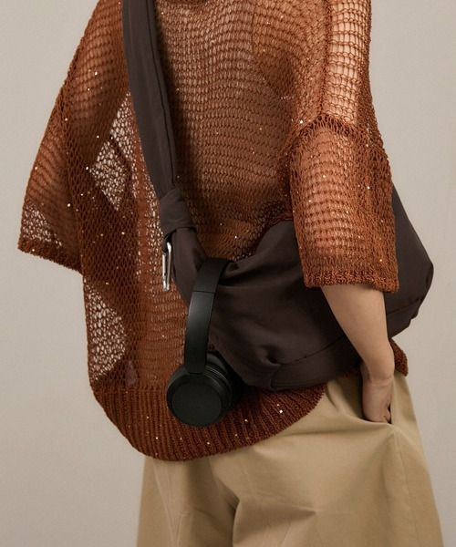 SALON adam et rope'(サロン アダム エ ロペ)の「【WEB限定】パフナイロンショルダーバッグ(ショルダーバッグ・レディース・ダークブラウン/ブラック・FREE)」の6枚目の写真