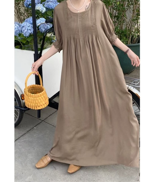 FAVORITO(ファヴォリート)の「紐付き胸前プリーツデザインワンピース(ワンピース・レディース・ブラック/ライトグリーン/ブラウン/ダークグリーン/ブルー/ローズ/イエロー/オレンジ/モカ/パープル・F)」の19枚目の写真