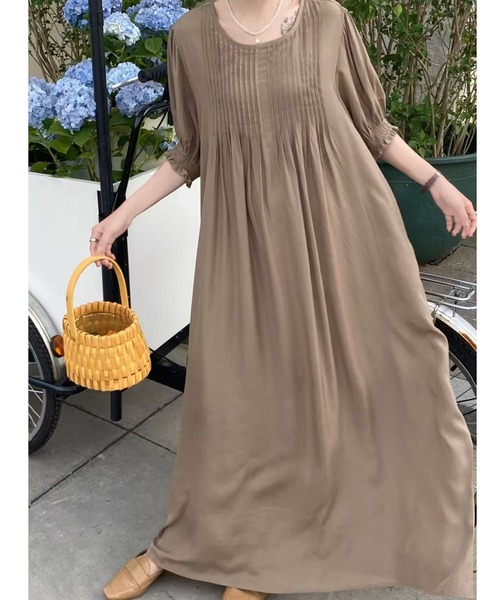 FAVORITO(ファヴォリート)の「紐付き胸前プリーツデザインワンピース(ワンピース・レディース・ブラック/ライトグリーン/ブラウン/ダークグリーン/ブルー/ローズ/イエロー/オレンジ/モカ/パープル・F)」の21枚目の写真