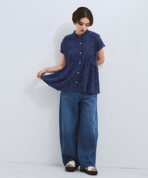 VICKY(ビッキー)の「3D刺繍バンドカラーブラウス≪手洗い可能≫(シャツ/ブラウス・レディース・ブラック/オフホワイト/ブルー・M)」の10枚目の写真