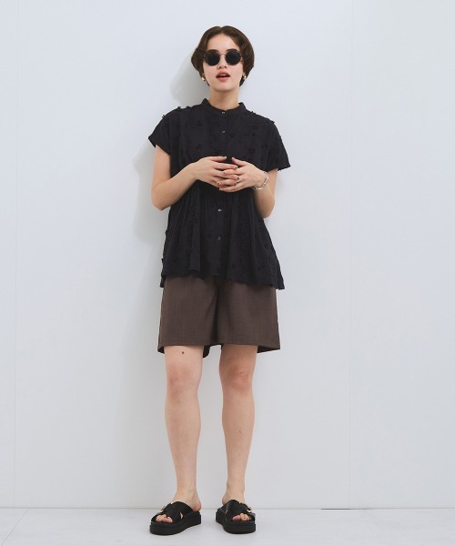 VICKY(ビッキー)の「3D刺繍バンドカラーブラウス≪手洗い可能≫(シャツ/ブラウス・レディース・ブラック/オフホワイト/ブルー・M)」の15枚目の写真