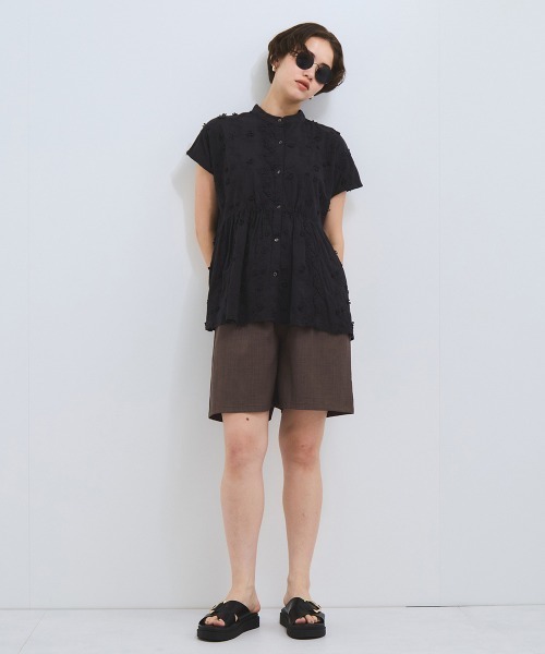 VICKY(ビッキー)の「3D刺繍バンドカラーブラウス≪手洗い可能≫(シャツ/ブラウス・レディース・ブラック/オフホワイト/ブルー・M)」の16枚目の写真
