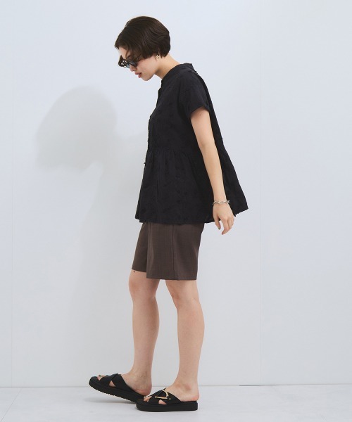 VICKY(ビッキー)の「3D刺繍バンドカラーブラウス≪手洗い可能≫(シャツ/ブラウス・レディース・ブラック/オフホワイト/ブルー・M)」の18枚目の写真