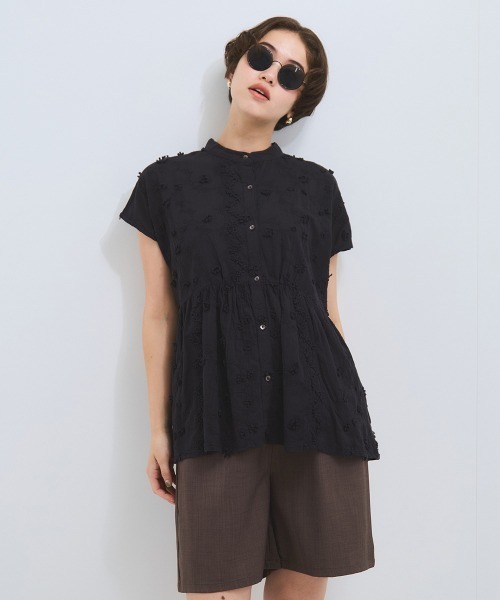 VICKY(ビッキー)の「3D刺繍バンドカラーブラウス≪手洗い可能≫(シャツ/ブラウス・レディース・ブラック/オフホワイト/ブルー・M)」の13枚目の写真