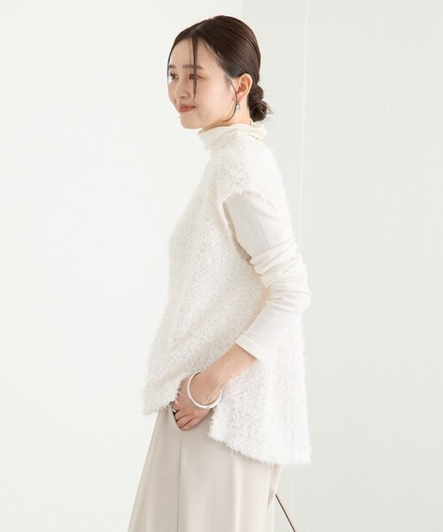 RIVE DROITE(リヴドロワ)の「【新色追加/着映え】フェザーチュールベスト(ベスト・レディース・オフホワイト/ブラック/ベージュ・FREE)」の10枚目の写真