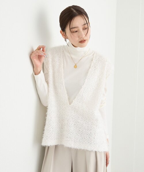 RIVE DROITE(リヴドロワ)の「【新色追加/着映え】フェザーチュールベスト(ベスト・レディース・オフホワイト/ブラック/ベージュ・FREE)」の12枚目の写真