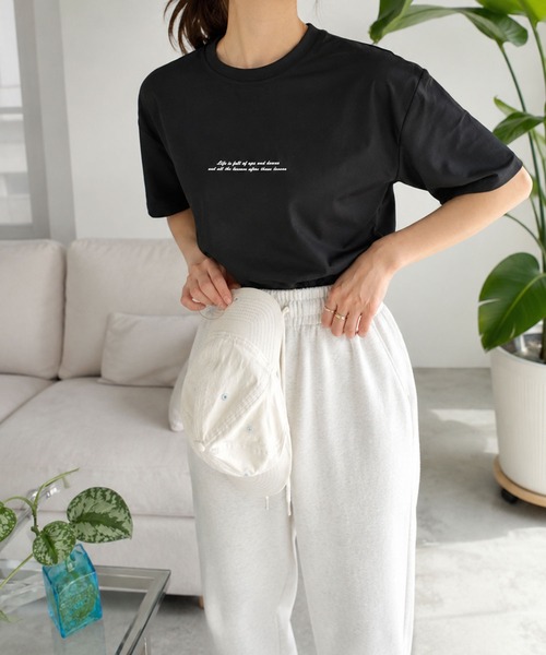 Dewlily(デューリリー)の「カジュアルに抜け感を演出◎着用感ゆったり! フロントロゴ半袖Tシャツ(Tシャツ/カットソー・レディース・ブラック/オレンジ/グリーン/ホワイト・XL/S/M/L)」の14枚目の写真