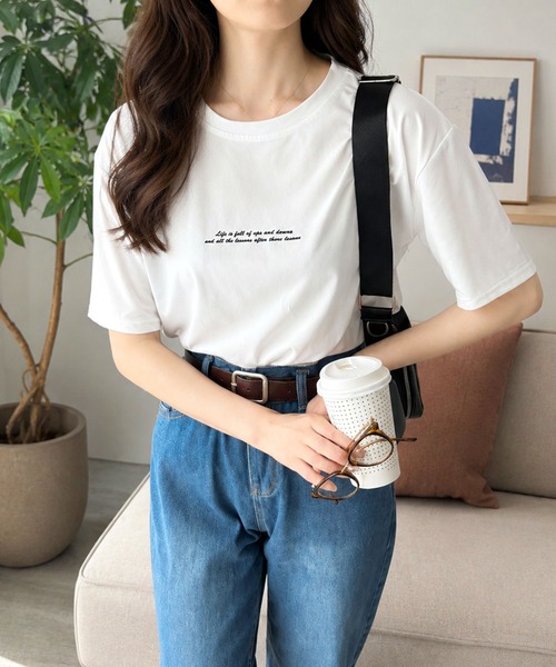 Dewlily(デューリリー)の「カジュアルに抜け感を演出◎着用感ゆったり! フロントロゴ半袖Tシャツ(Tシャツ/カットソー・レディース・ブラック/オレンジ/グリーン/ホワイト・XL/S/M/L)」の12枚目の写真