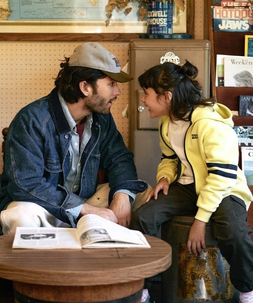 KRIFF MAYER Kid's Collection（クリフメイヤーキッズコレクション）の「【裏起毛】あたたか袖ラインパーカー（パーカー・キッズ・オフホワイト/グレー/ネイビー/イエロー/チャコール・160/150/140/130/120/170）」の6枚目の写真