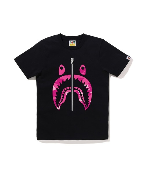 A BATHING APE（アベイシングエイプ）の「COLOR CAMO SHARK TEE（Tシャツ/カットソー・レディース・ホワイト×ピンク/ブラック×ピンク/ブラック×ブルー/ホワイト×ネイビー・SMALL/X-SMALL/MEDIUM）」の4枚目の写真