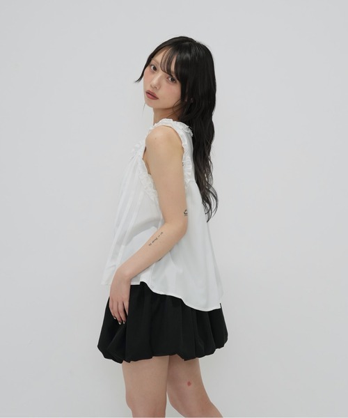 Enewd nina（エニュードニーナ）の「フリル フレア ノースリーブ　ブラウス（シャツ/ブラウス・レディース・ホワイト/ホワイト×ブラック・FREE）」の13枚目の写真
