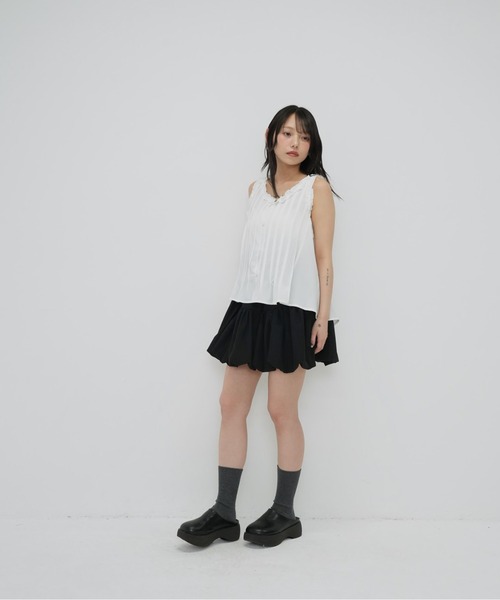 Enewd nina（エニュードニーナ）の「フリル フレア ノースリーブ　ブラウス（シャツ/ブラウス・レディース・ホワイト/ホワイト×ブラック・FREE）」の16枚目の写真