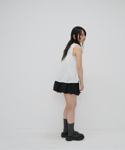 Enewd nina（エニュードニーナ）の「フリル フレア ノースリーブ　ブラウス（シャツ/ブラウス・レディース・ホワイト/ホワイト×ブラック・FREE）」の19枚目の写真