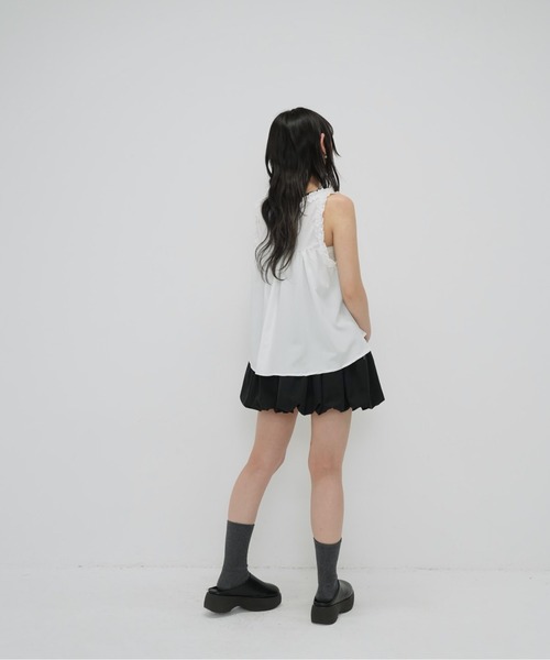 Enewd nina（エニュードニーナ）の「フリル フレア ノースリーブ　ブラウス（シャツ/ブラウス・レディース・ホワイト/ホワイト×ブラック・FREE）」の22枚目の写真