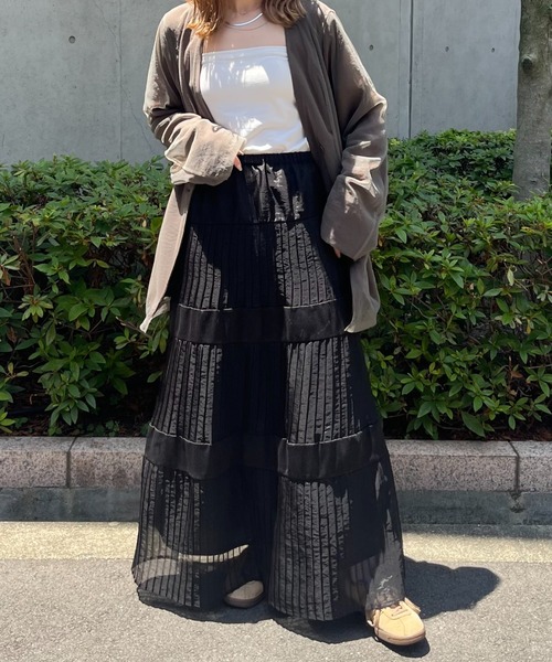 terrace(テラス)の「シアータックプリーツメッシュティアードスカート(スカート・レディース・ダークグリーン/ワイン/ブラック・MEDIUM)」の2枚目の写真