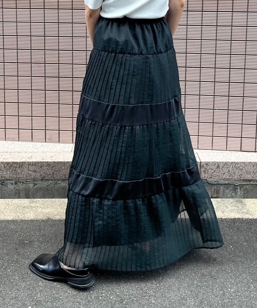 terrace(テラス)の「シアータックプリーツメッシュティアードスカート(スカート・レディース・ダークグリーン/ワイン/ブラック・MEDIUM)」の3枚目の写真