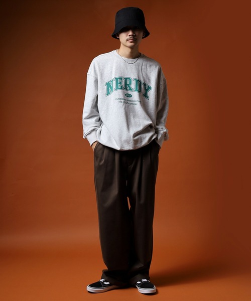 NERDY(ノルディ)の「アウトラインアーチロゴスウェットシャツ(スウェット・メンズ・ネイビー/ホワイト/ピンク・M/SS/L/S)」の15枚目の写真