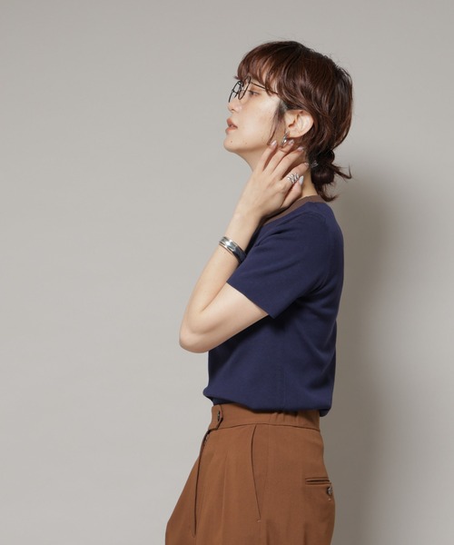 NANO universe(ナノユニバース)の「コンパクト総針ニットトップス(Tシャツ/カットソー・レディース・オフホワイト/ネイビー・S/M)」の12枚目の写真