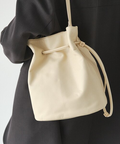 【新品タグ付き】russetバケツ型巾着ショルダーバッグ レザー巾着バケットバッグ（ショルダーバッグ）｜russet