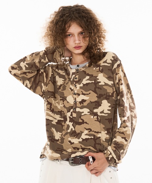 WISH FOR EVER(ウィッシュフォーエバー)の「CAMO DESIGN DOCKING HENRY NECK LONG SLEEVE PULLOVER / カモデザインドッキングヘンリーネックロングスリーブプルオーバー(Tシャツ/カットソー・メンズ・グリーン/ブラウン/ブルー・MEDIUM/SMALL/LARGE)」の10枚目の写真