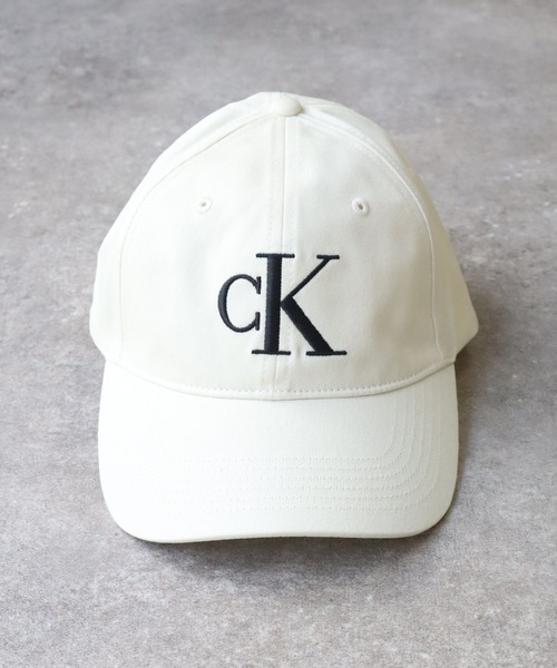 Calvin Klein(カルバン・クライン)の「【Calvin Klein/カルバンクライン】LARGE MONOGRAM EBBROIDERY BASEBALL CAP/ビッグ刺繍ロゴ コットンツイルキャップ(キャップ・メンズ・オフホワイト/ブラック/ブラウン系・FREE/ONE SIZE)」の12枚目の写真