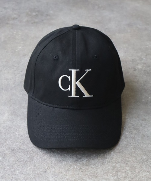 Calvin Klein(カルバン・クライン)の「【Calvin Klein/カルバンクライン】LARGE MONOGRAM EBBROIDERY BASEBALL CAP/ビッグ刺繍ロゴ コットンツイルキャップ(キャップ・メンズ・オフホワイト/ブラック/ブラウン系・FREE/ONE SIZE)」の14枚目の写真