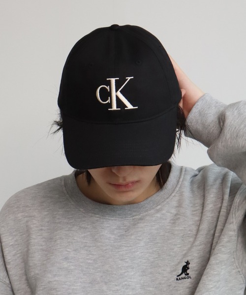 Calvin Klein(カルバン・クライン)の「【Calvin Klein/カルバンクライン】LARGE MONOGRAM EBBROIDERY BASEBALL CAP/ビッグ刺繍ロゴ コットンツイルキャップ(キャップ・メンズ・オフホワイト/ブラック/ブラウン系・FREE/ONE SIZE)」の16枚目の写真