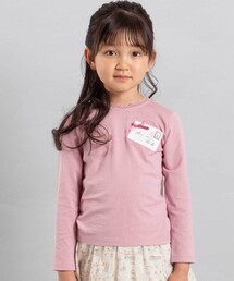 BeBe（ベベ）の「レターモチーフ天竺長袖Tシャツ（Tシャツ/カットソー）」