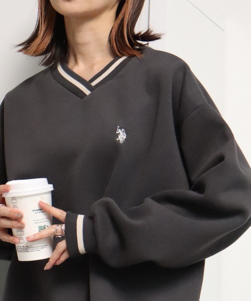 U.S. POLO ASSN.（ユーエスポロアッスン）の「【U.S. POLO ASSN./ユーエスポロアッスン】ロゴ刺繍 Vネック リブライン プルオーバー スウェット トレーナー（スウェット・レディース・アイボリー/スミクロ/ネイビー・L/LL/M）」の15枚目の写真