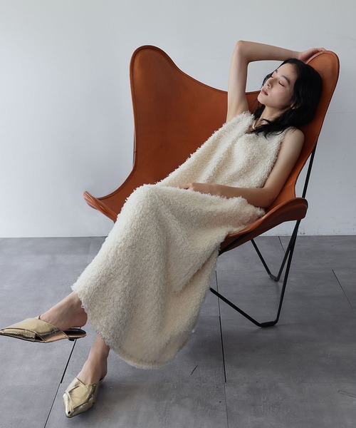 ELFRANK（エルフランク）の「シープボア Vネック ジャンパースカート ワンピース（ジャンパースカート・レディース・アイボリー/ブラック・FREE）」の6枚目の写真