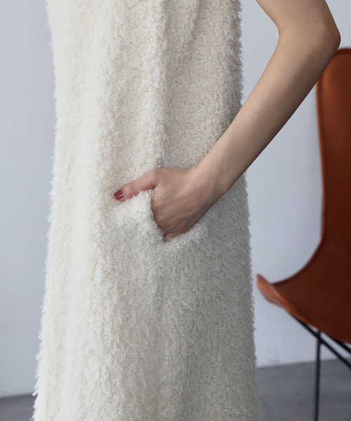 ELFRANK（エルフランク）の「シープボア Vネック ジャンパースカート ワンピース（ジャンパースカート・レディース・アイボリー/ブラック・FREE）」の11枚目の写真