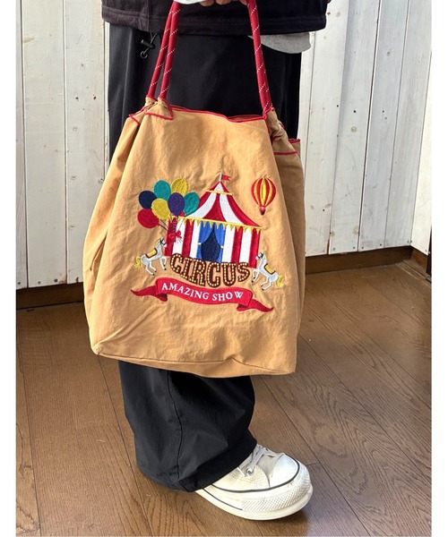 MAZEMAZE（マゼマゼ）の「8begin bag(Sサイズ)（トートバッグ・レディース・ネイビー/マスタード/キナリ/ブルー系その他/ベージュ/ブラウン/ピンク/ダークブラウン/ベージュ系その他/アイボリー/ブラック/グレー系その他/ベビーピンク/ブルー/グレー/ライトブラウン・FREE）」の9枚目の写真
