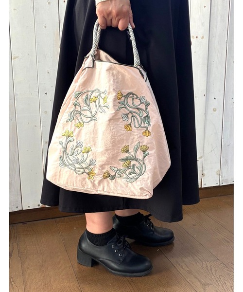 MAZEMAZE（マゼマゼ）の「8begin bag(Sサイズ)（トートバッグ・レディース・ネイビー/マスタード/キナリ/ブルー系その他/ベージュ/ブラウン/ピンク/ダークブラウン/ベージュ系その他/アイボリー/ブラック/グレー系その他/ベビーピンク/ブルー/グレー/ライトブラウン・FREE）」の2枚目の写真