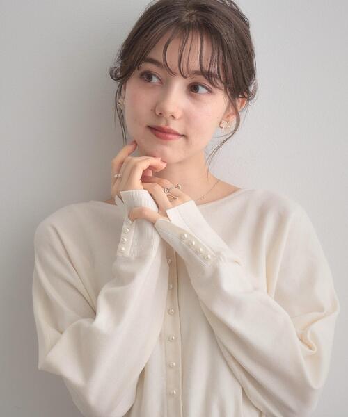 couture brooch(クチュールブローチ)の「【大人上品・通勤・前後2WAY】バックパール調ドルマンニット(ニット/セーター・レディース・ワインレッド/アイボリー/ブラック/ダークブラウン・42/38/36)」の2枚目の写真