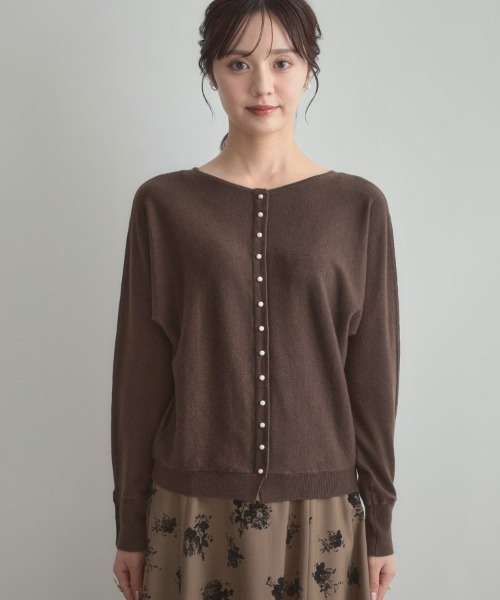 couture brooch(クチュールブローチ)の「【大人上品・通勤・前後2WAY】バックパール調ドルマンニット(ニット/セーター・レディース・ワインレッド/アイボリー/ブラック/ダークブラウン・42/38/36)」の11枚目の写真