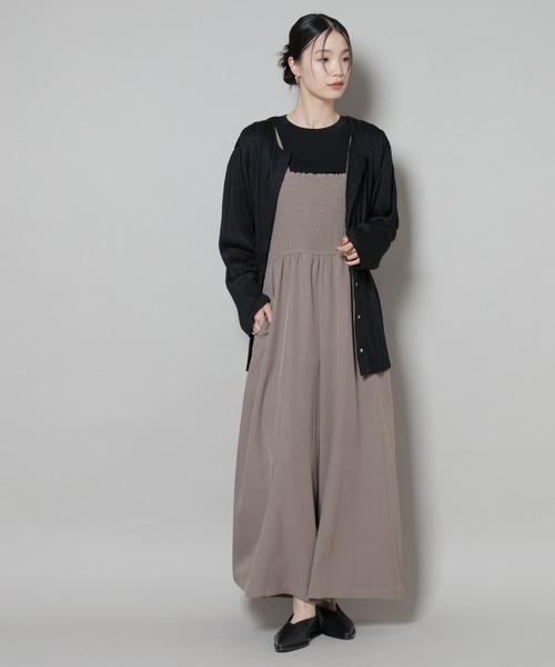 NANO universe（ナノユニバース）の「シャーリングサロペット（サロペット/オーバーオール・レディース・ブラック/ブラウン/ベージュ・FREE）」の20枚目の写真