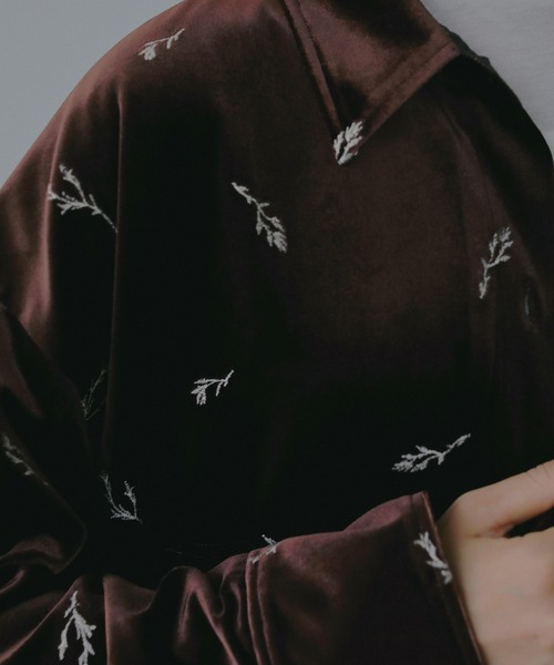 MANOF（マノフ）の「VELOR EMBROIDERY SHIRT（シャツ/ブラウス・レディース・ブラウン/ブルー・S/M）」の20枚目の写真