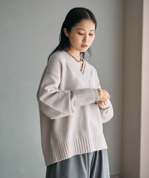 LEPSIM（レプシィム）の「5ゲージアンゴラMIXレイヤープルオーバー　582398（ニット/セーター・レディース・ブラウン/グレー/ライトイエロー/ホワイト系その他・FREE）」の2枚目の写真