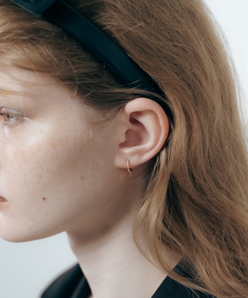 Carmelo(カーメロ)の「925 studs mini hoop earring / スタッズ ミニリングピアス(ピアス(両耳用)・レディース・シルバー/ゴールド・FREE)」の6枚目の写真