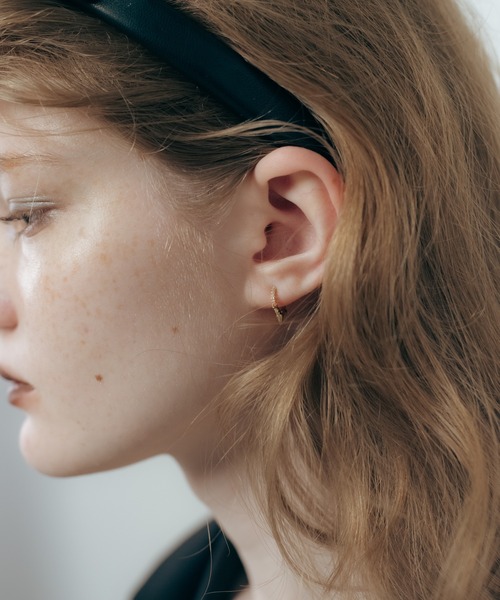Carmelo(カーメロ)の「925 studs mini hoop earring / スタッズ ミニリングピアス(ピアス(両耳用)・レディース・シルバー/ゴールド・FREE)」の8枚目の写真