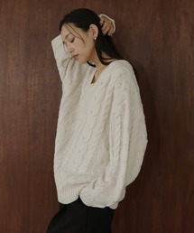 hellam（へラム）の「ケーブルVネックニットプルオーバー（ニット/セーター）」