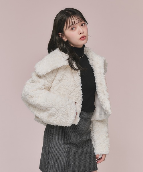 fupel(フぺル)の「short length poodle fur coat / ショート丈プードルファーコート(その他アウター・レディース・グレイッシュベージュ/オフホワイト・FREE)」の5枚目の写真
