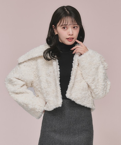 fupel(フぺル)の「short length poodle fur coat / ショート丈プードルファーコート(その他アウター・レディース・グレイッシュベージュ/オフホワイト・FREE)」の12枚目の写真