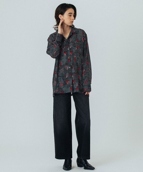 ROSE BUD(ローズバッド)の「(CREOLME)FLOWER PRINT SHIRT(シャツ/ブラウス・レディース・イエロー/ブラック・ONE SIZE)」の19枚目の写真