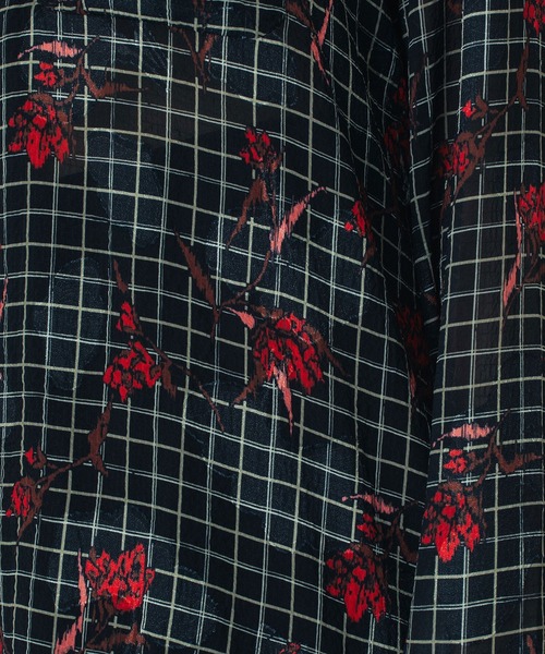ROSE BUD(ローズバッド)の「(CREOLME)FLOWER PRINT SHIRT(シャツ/ブラウス・レディース・イエロー/ブラック・ONE SIZE)」の15枚目の写真