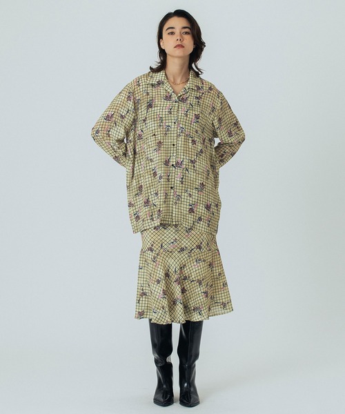 ROSE BUD(ローズバッド)の「(CREOLME)FLOWER PRINT SHIRT(シャツ/ブラウス・レディース・イエロー/ブラック・ONE SIZE)」の8枚目の写真