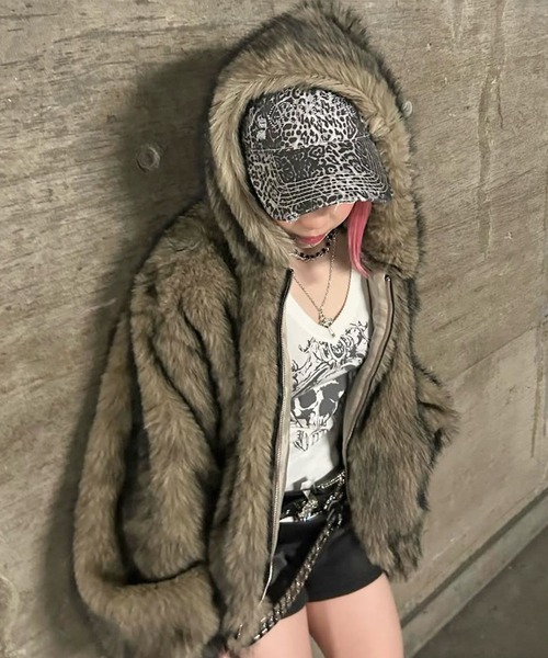 ボリューム感がかわいすぎ！高見えフェイクファーブルゾン/コート