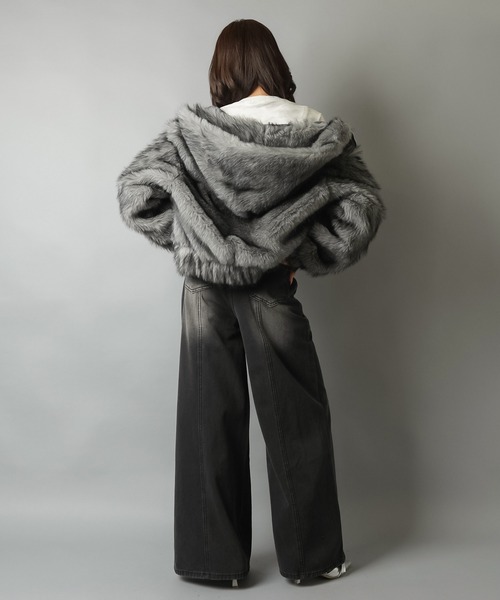 ボリューム感がかわいすぎ！高見えフェイクファーブルゾン/コート