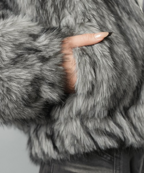 グルーミー　ファーブルゾン　スピンズ【急な支出のため期間限定値下げ！】 SPINNS（スピンズ）の「ベルト付 グラデーションフェイクファー